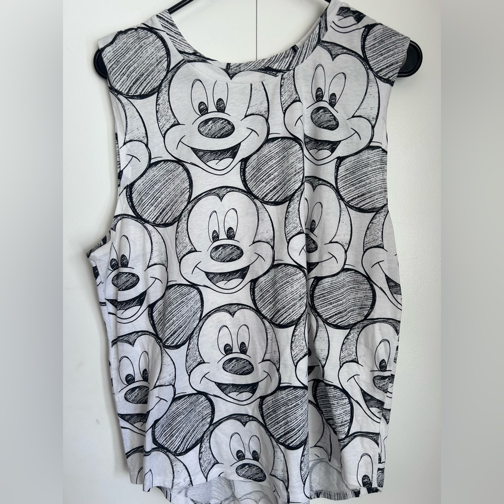 Mickey Sketch Tank